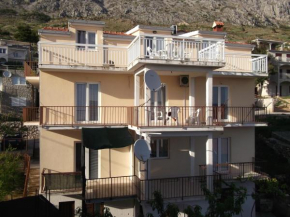 Apartments with a parking space Stanici, Omis - 12158